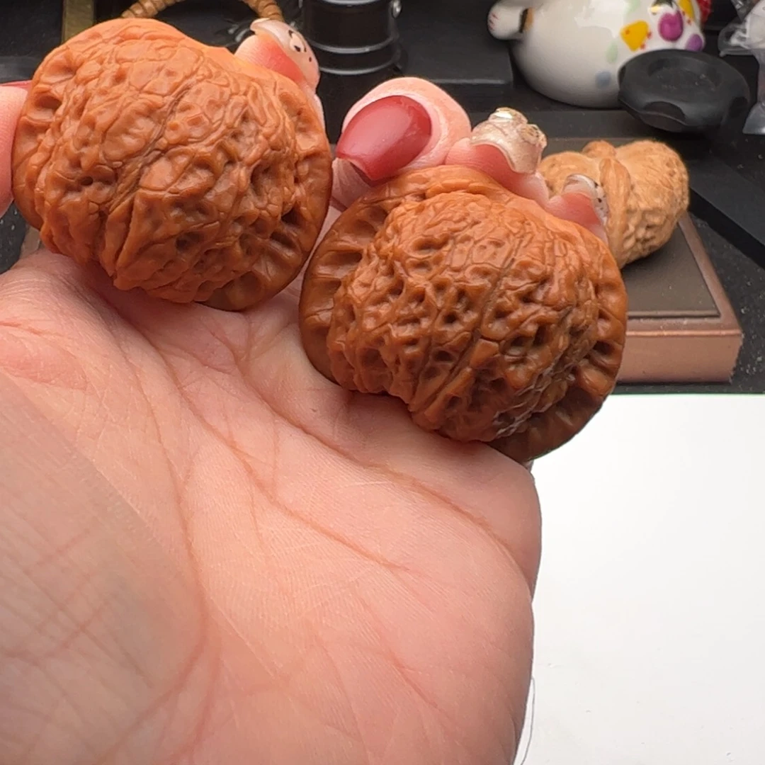 文玩核桃吊坠滢血麒麟41