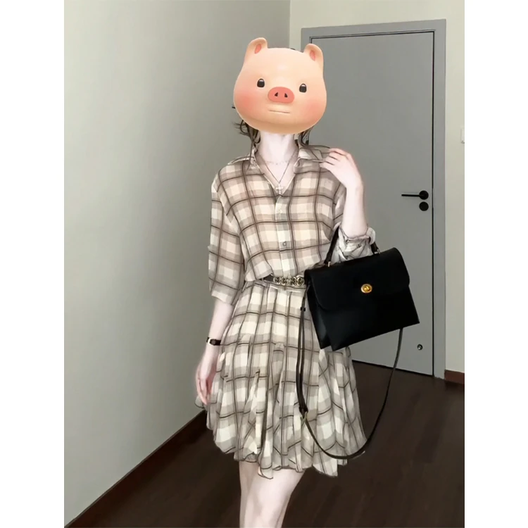 连衣裙女2025新款夏季出行气质休闲格纹小众设计感小个子连衣短裙