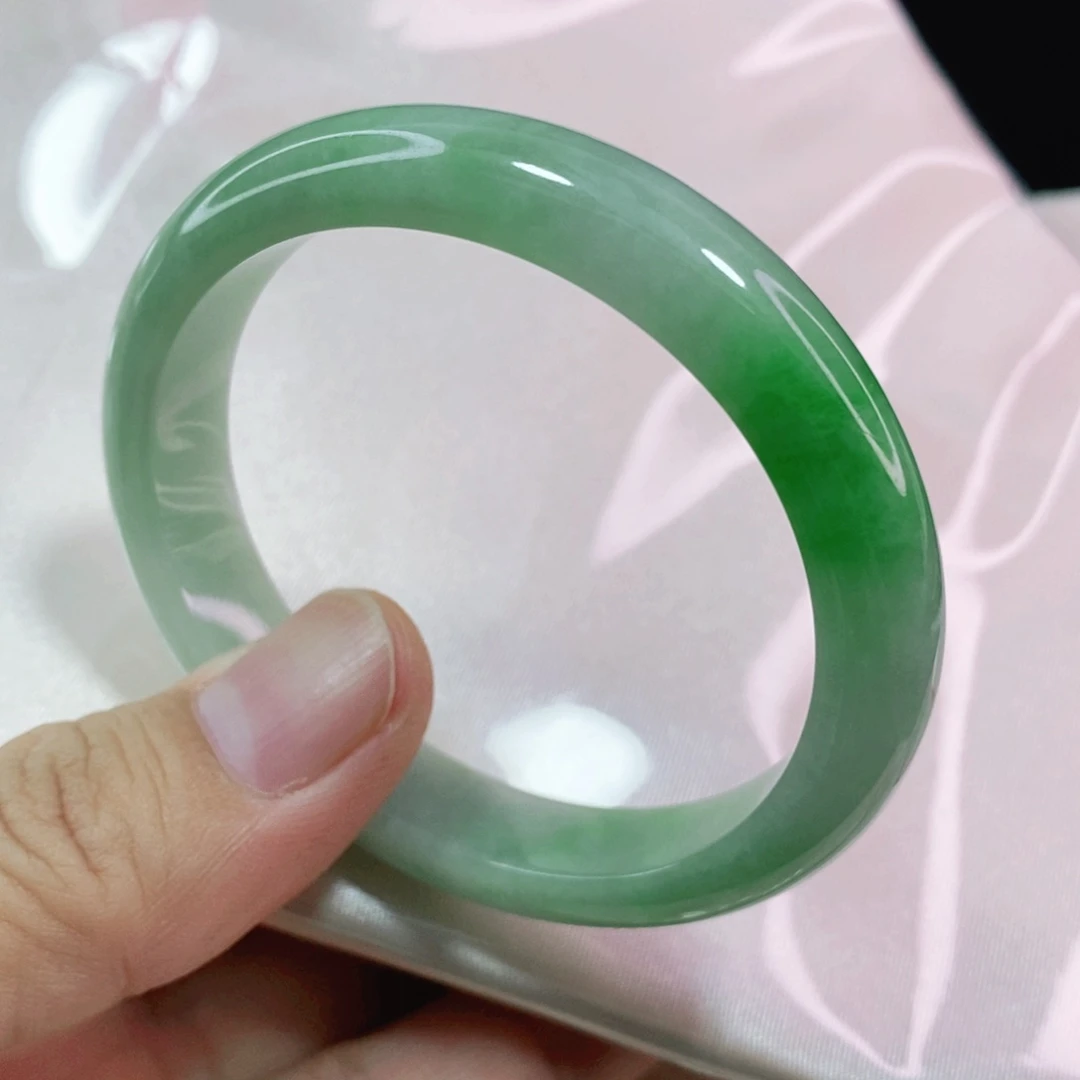 未镶嵌手镯翡翠52圈口贵妃强推