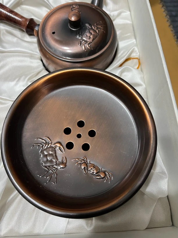 舶来精美纯铜锤打纹浮雕螃蟹1侧把壶5杯锤纹垫建水茶叶罐（8件套）