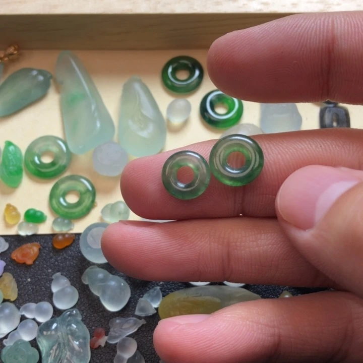 定制翡翠未镶嵌挂件