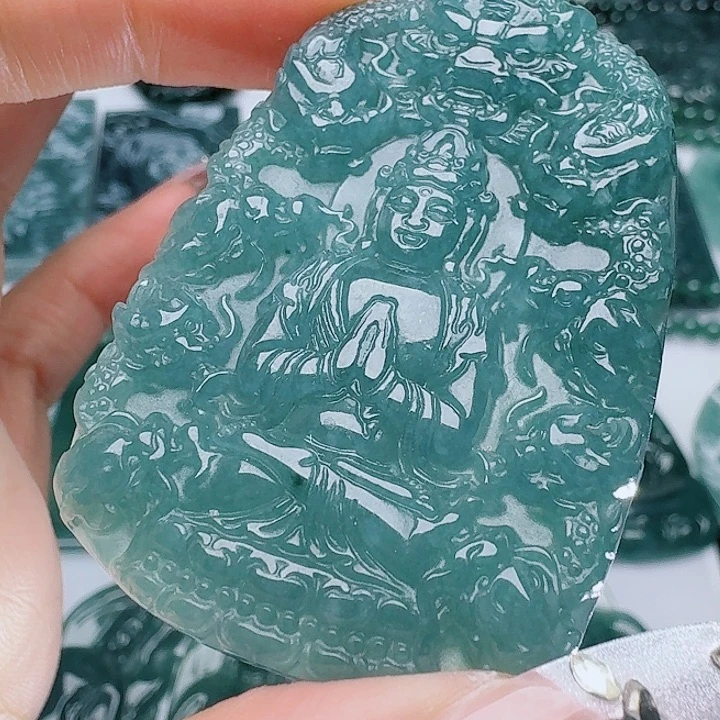 翡翠未镶嵌颈饰多样性发其一