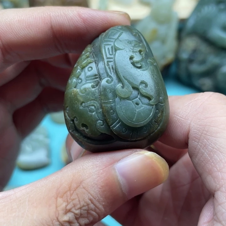 颈饰未镶嵌和田玉挂件