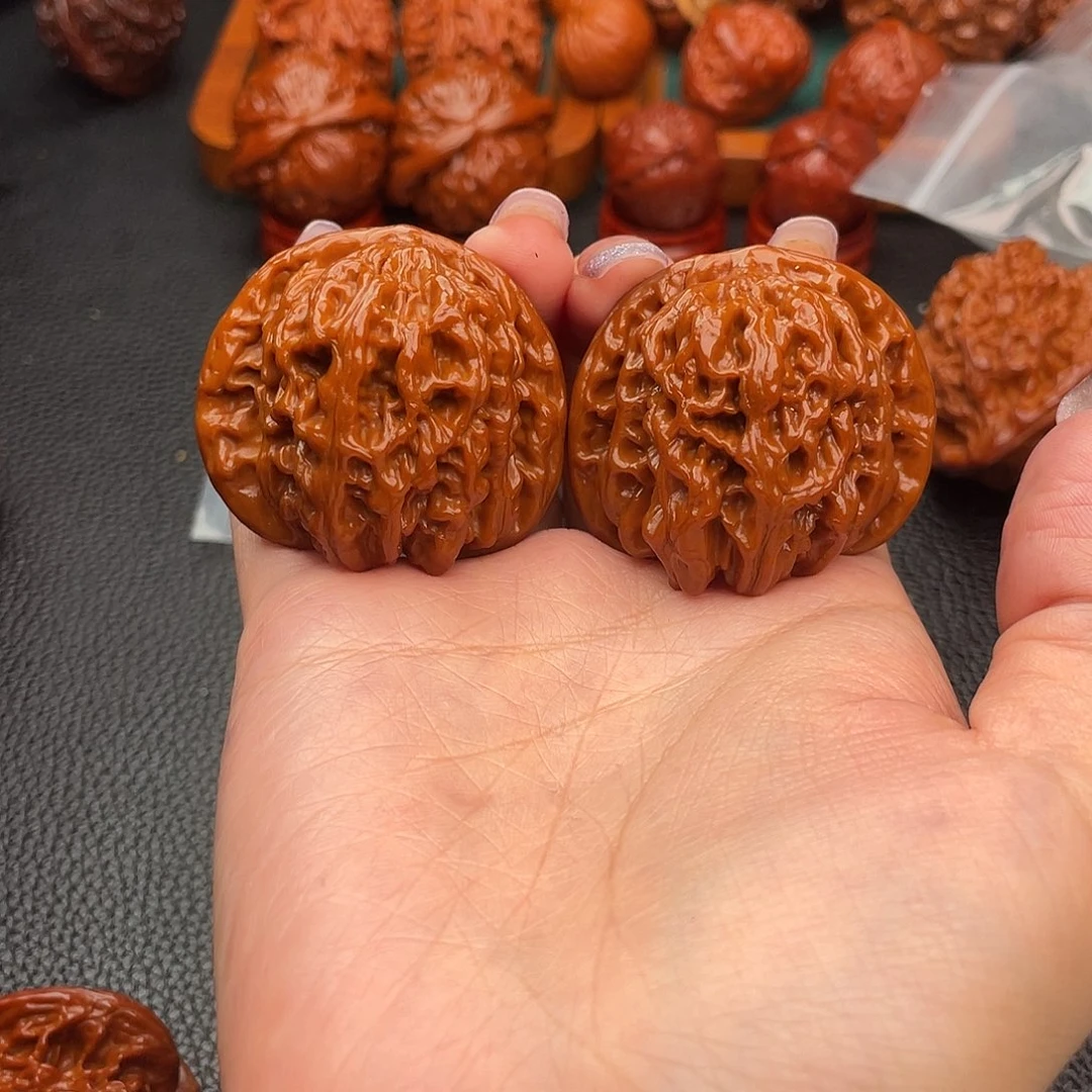 用***3把件文玩核桃四座楼