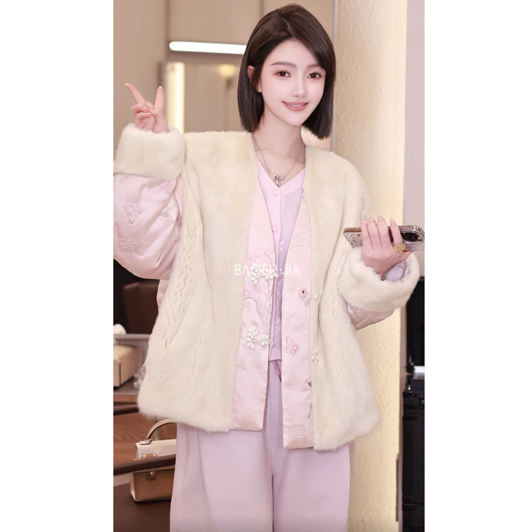 50-【惊艳所有人】宝儿家含幂BH41625411XQ桑蚕丝水貂白鹅绒服外套