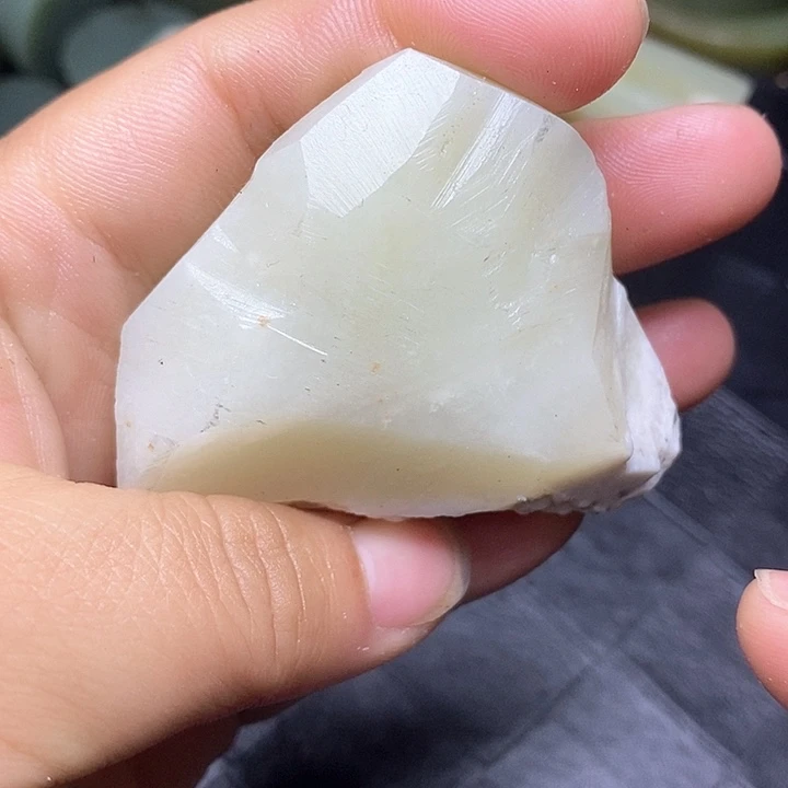 和田玉未镶嵌毛料