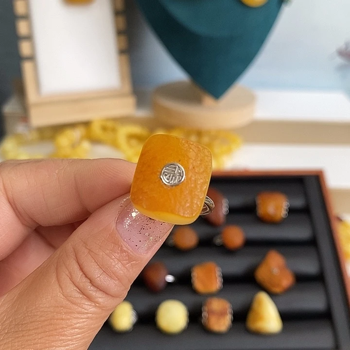未镶嵌颈饰琥珀普****华戒指