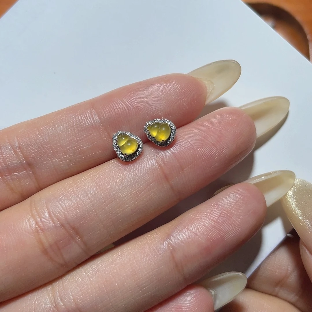 翡翠18K金镶嵌耳饰耳钉