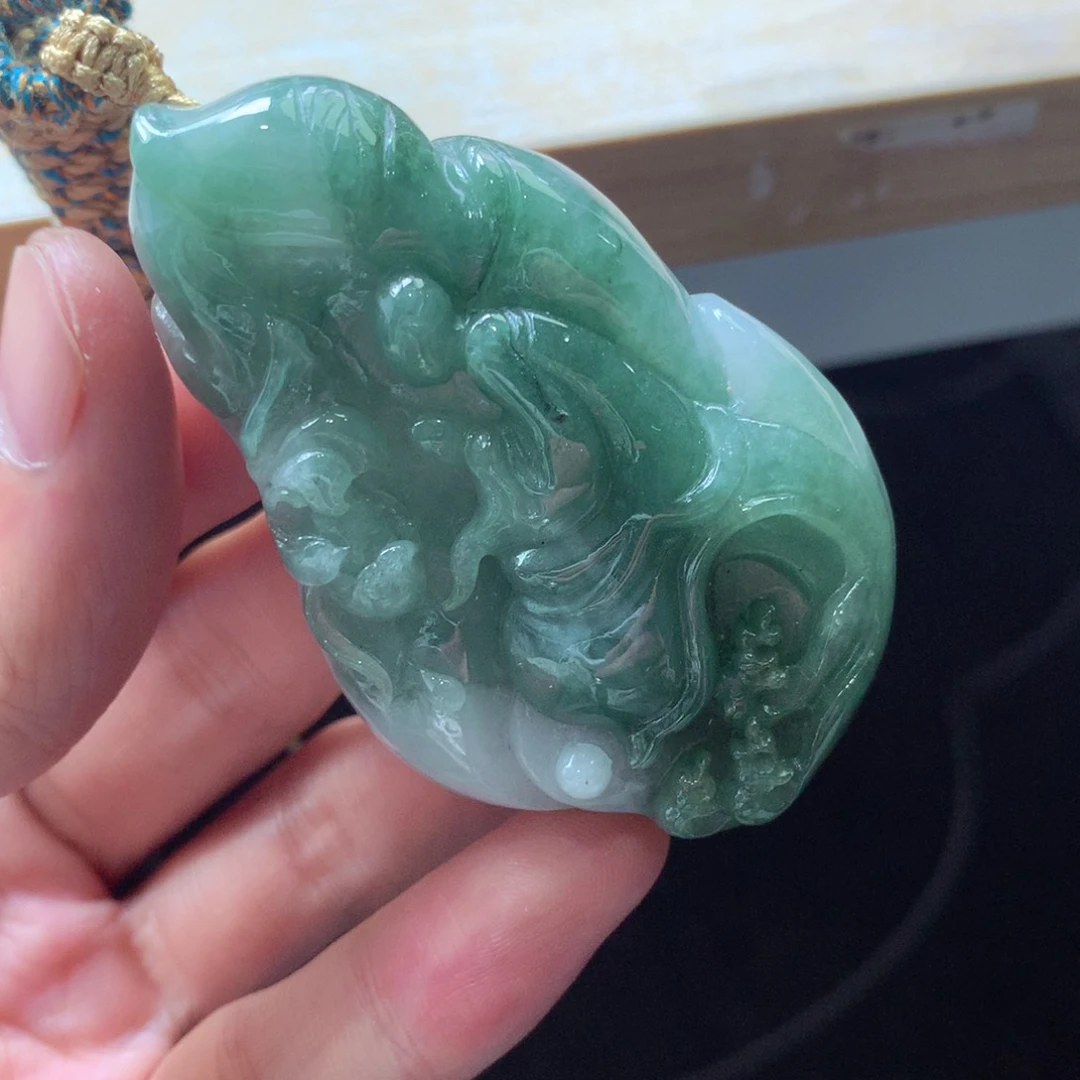 翡翠颈饰未镶嵌吊坠