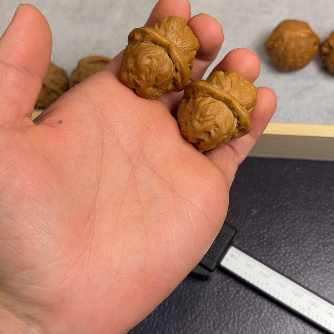 洪***发文玩核桃吊坠蛤蟆