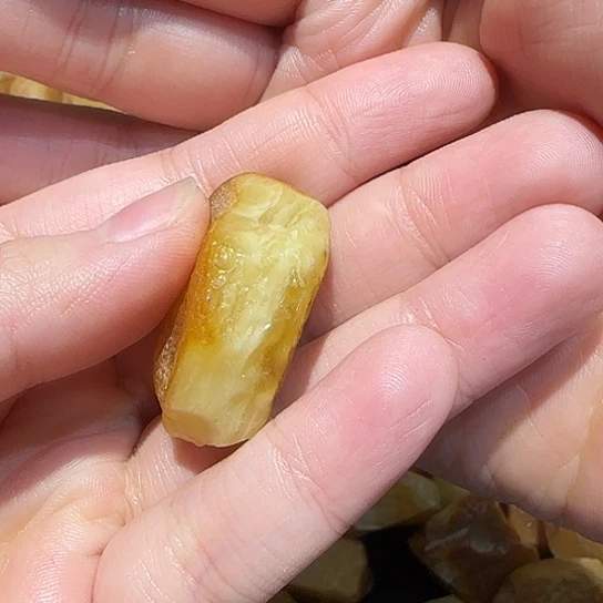 定制琥珀未镶嵌繁**锦蜜蜡