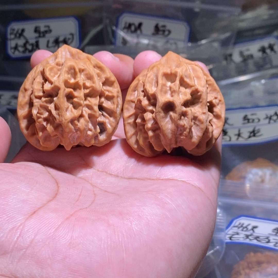 露***蓝文玩核桃吊坠40曹大龙