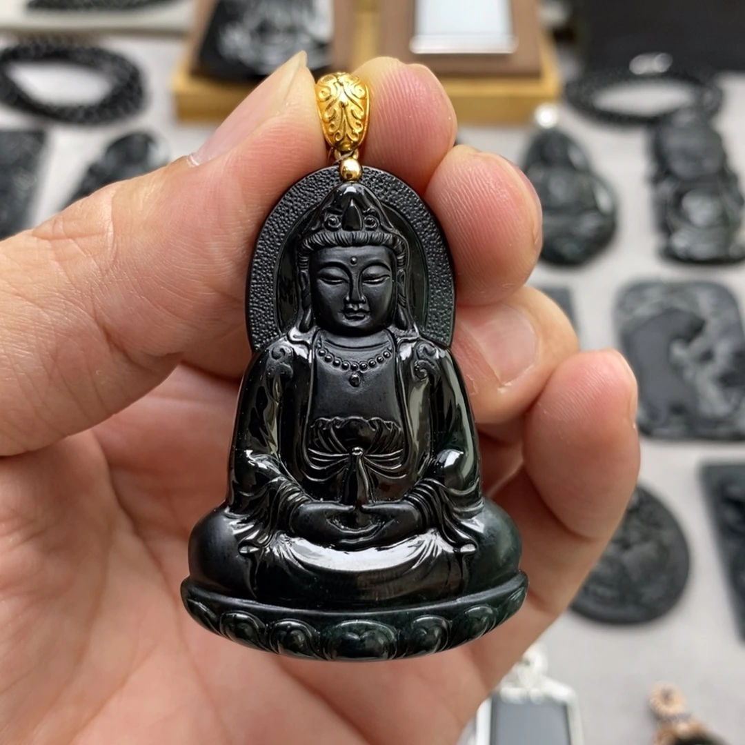 翡翠18K金镶嵌颈饰观音