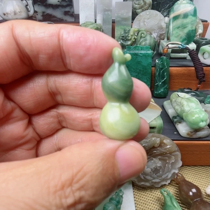 独山玉未镶嵌珠宝半成品