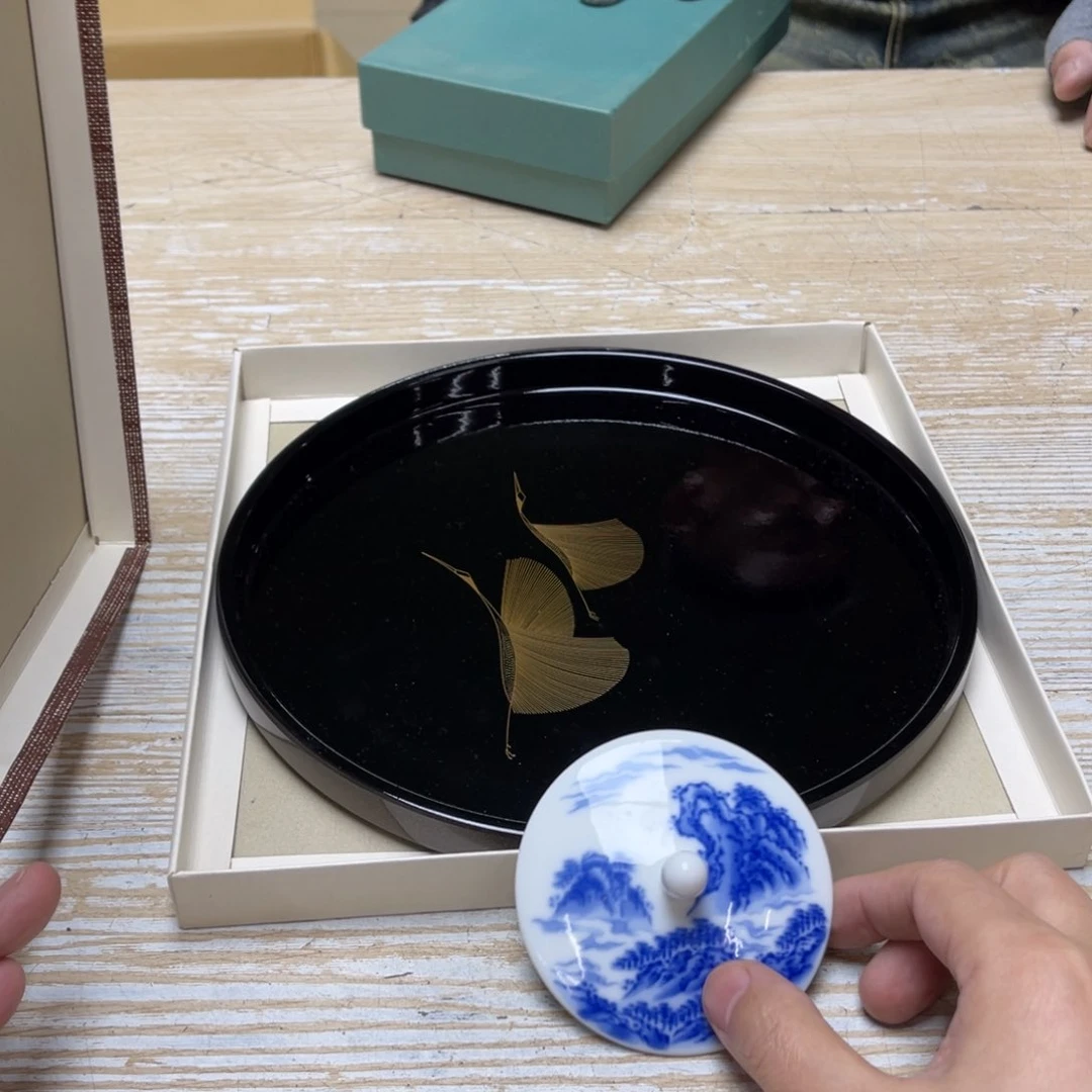 瓷片标*密密麻麻地排列在