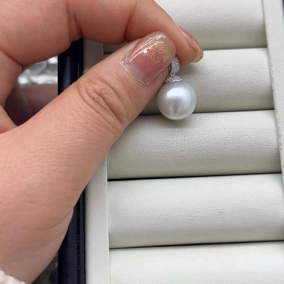 18K金镶嵌吊坠(不含链)海水珍珠