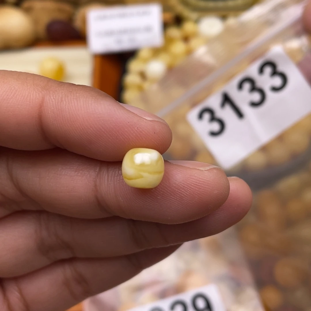 琥珀珠宝奇石未镶嵌皮色8.5