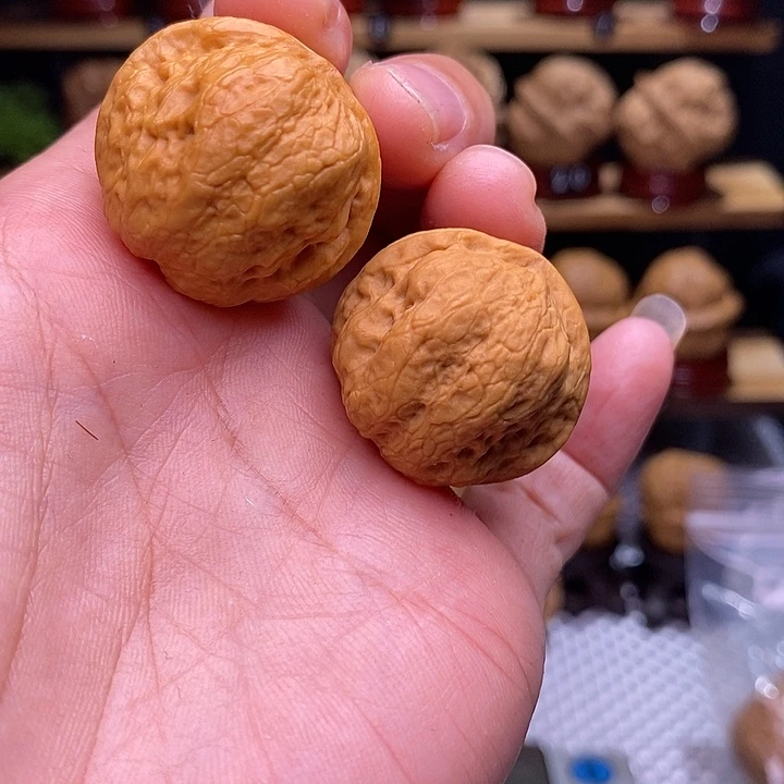 文玩核桃吊坠小玉龙66