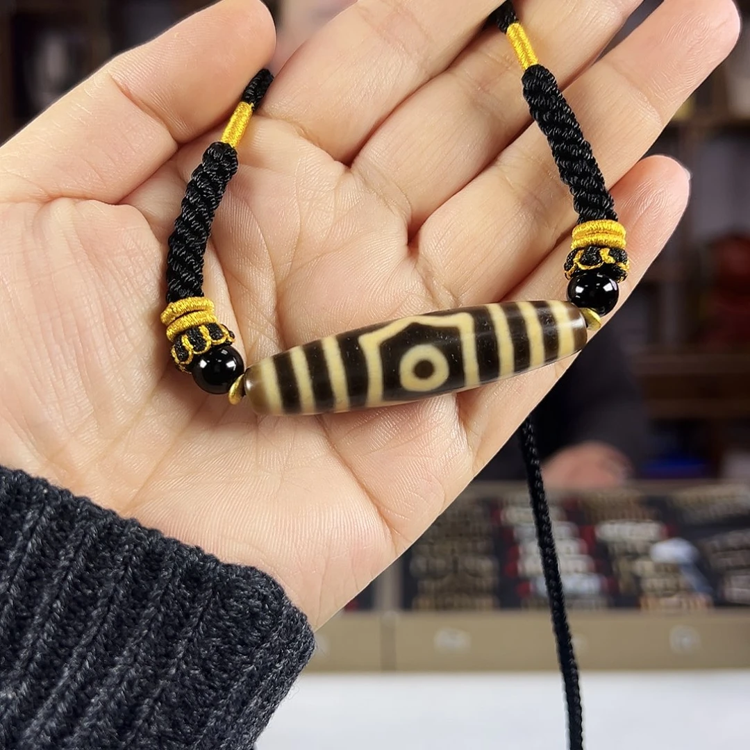 玛瑙/玉髓合金颈饰～张魁