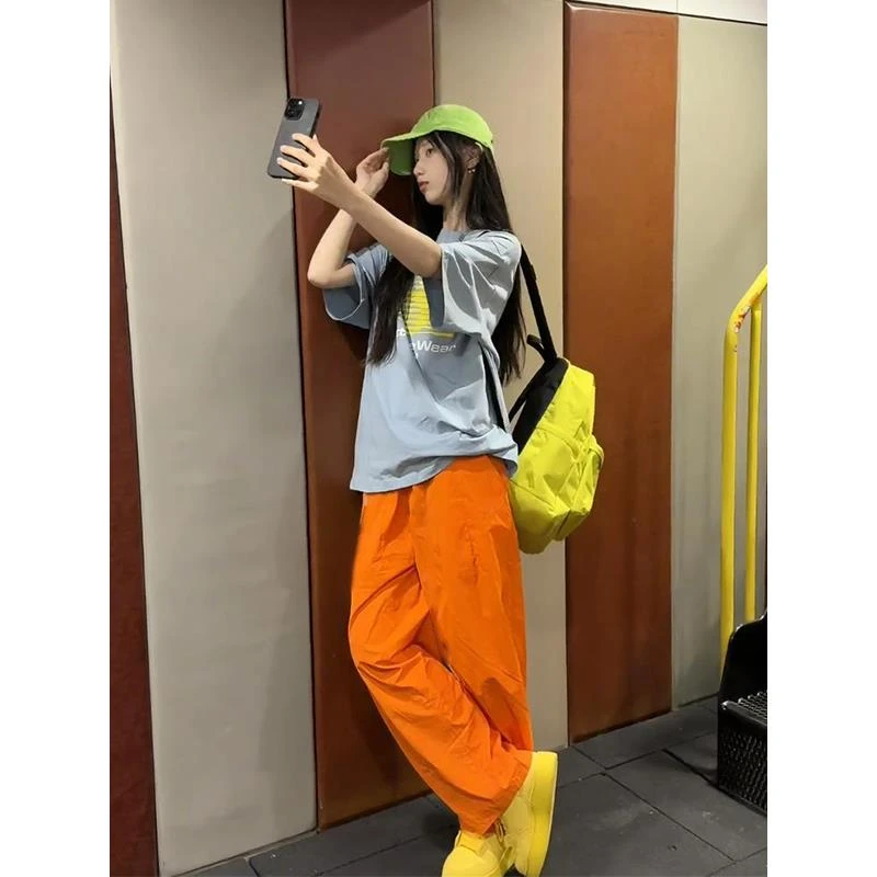 多巴胺潮牌橘色裤子男款夏季速干休闲直筒工装裤阔腿褶皱伞兵裤子