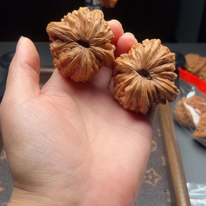 文玩核桃吊坠四座楼