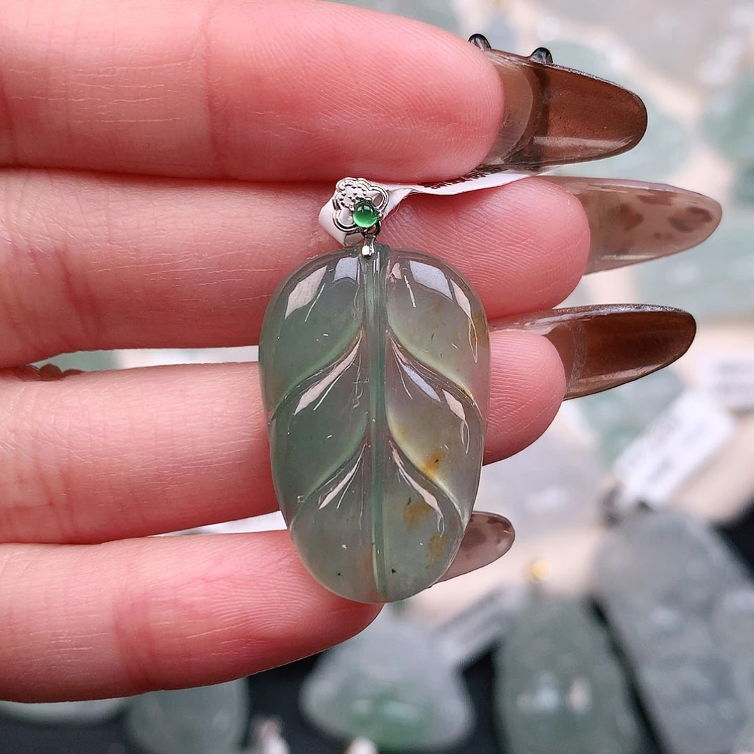 翡翠颈饰18K金镶嵌叶子33，27.5、18、3.5