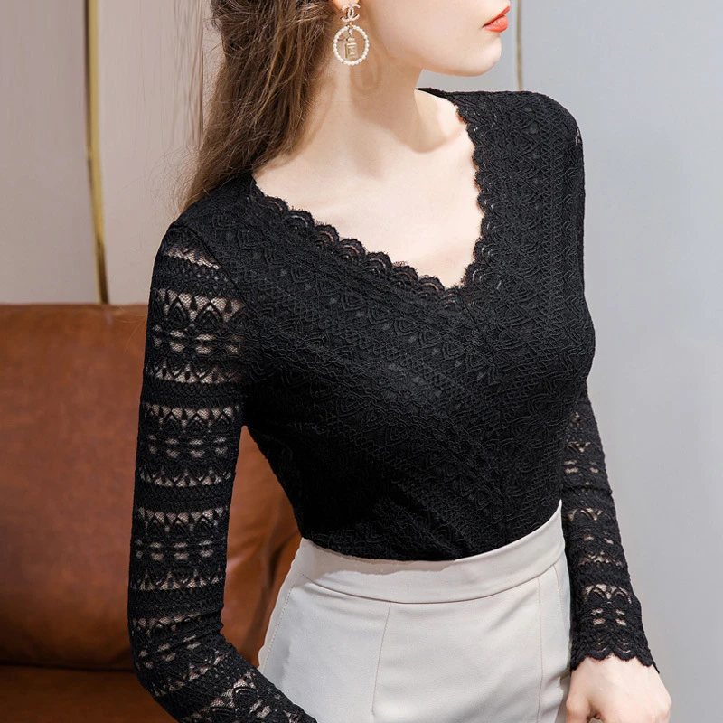 蕾丝打底衫女时尚秋装新款内搭长袖洋气小衫露锁骨v领雷丝上衣