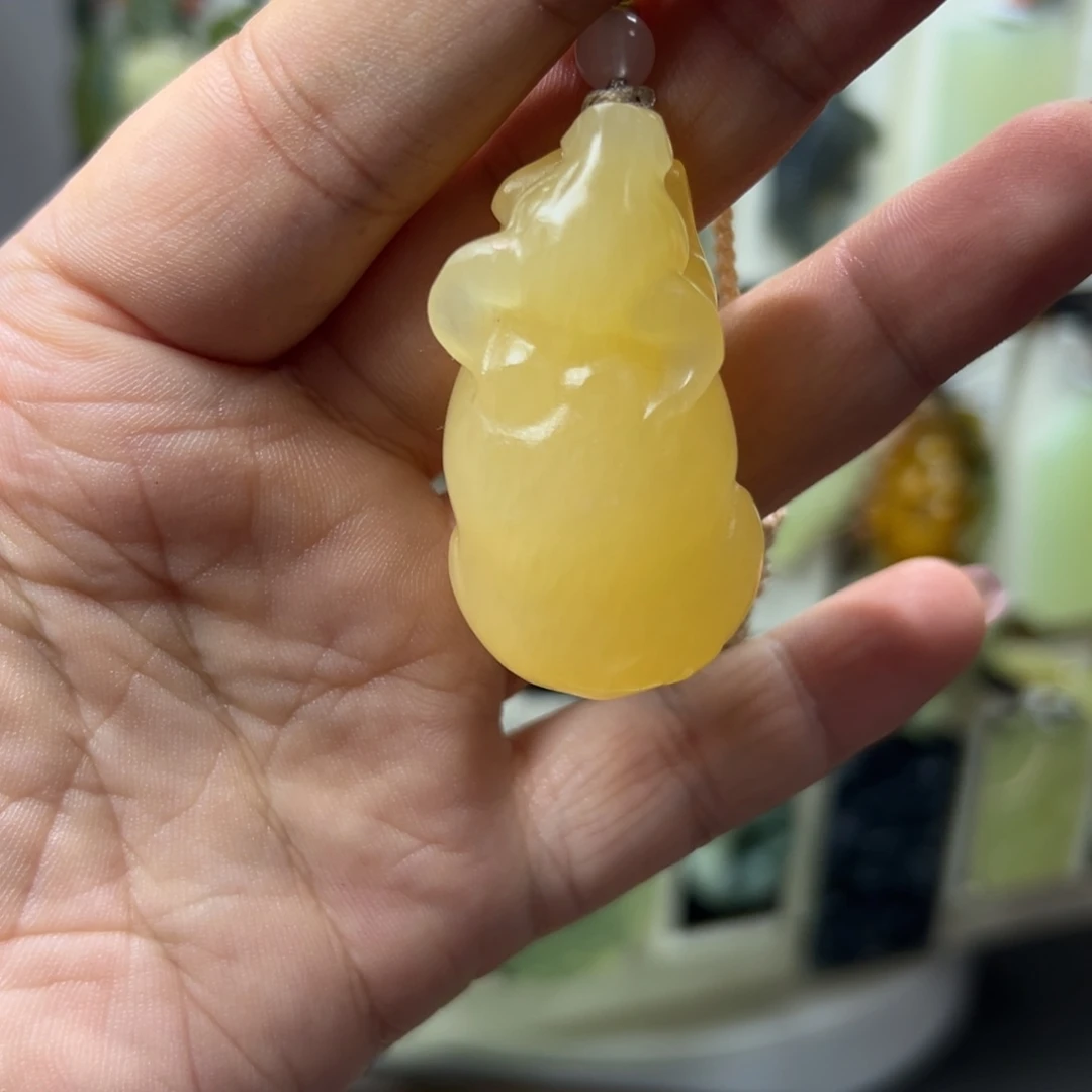 石英质玉未镶嵌颈饰