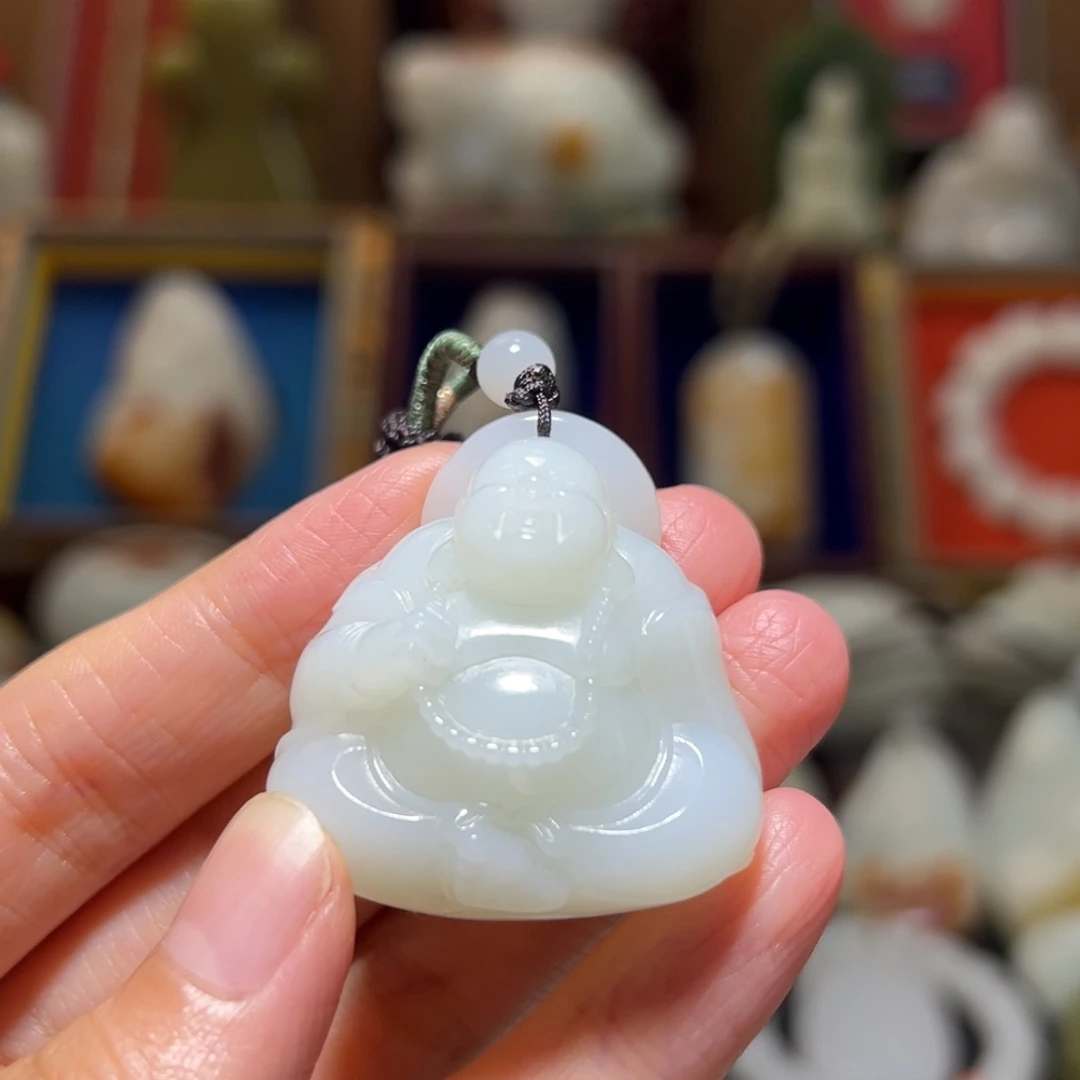 宋***姐和田玉未镶嵌挂件