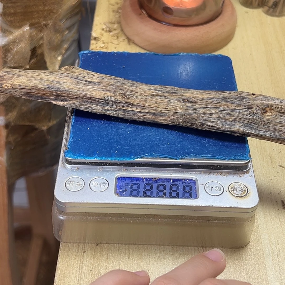 自***哥香料绿奇楠虫漏29克白棋