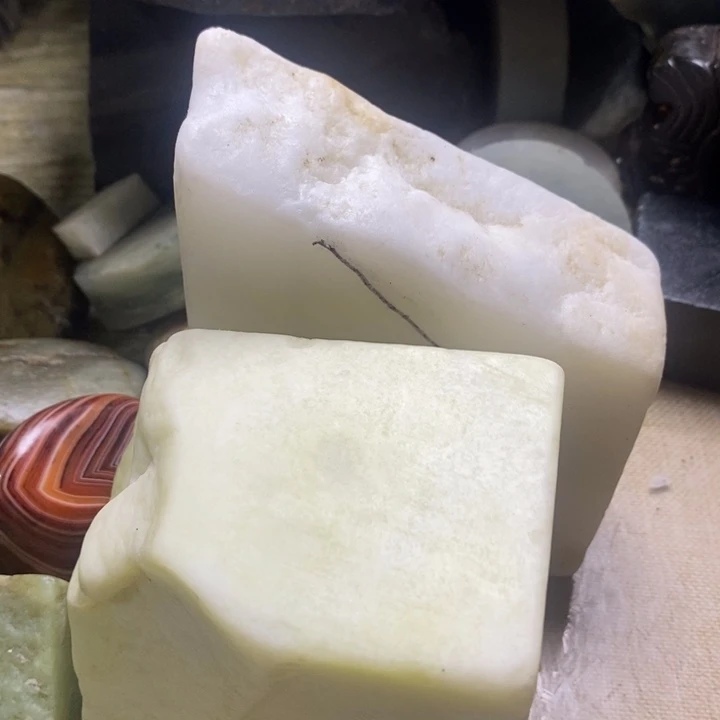 透闪石质玉未镶嵌珠宝半成品用****5