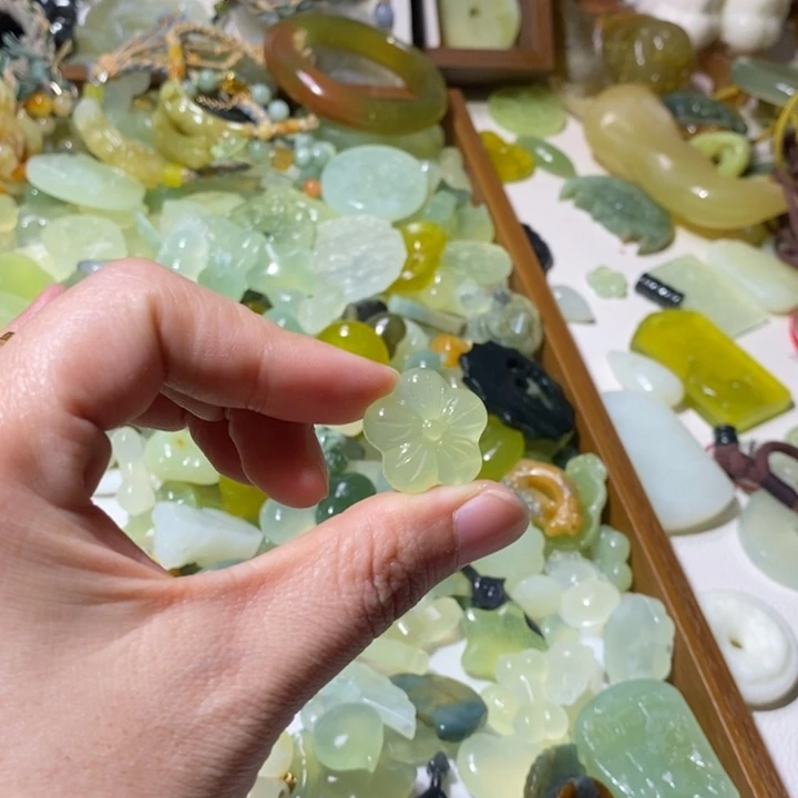 蛇纹石玉合金颈饰