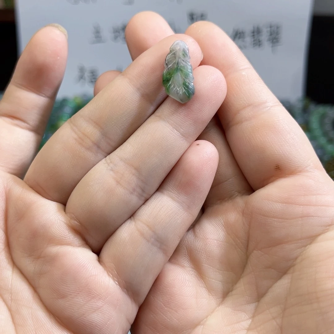 未镶嵌手串翡翠001。 翡翠