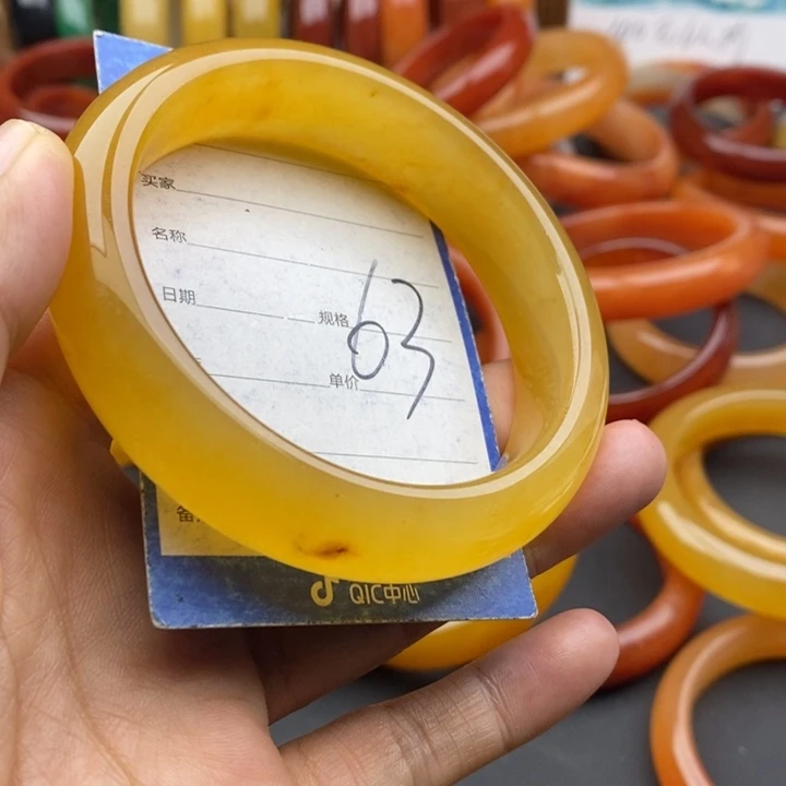 未镶嵌手镯石英质玉