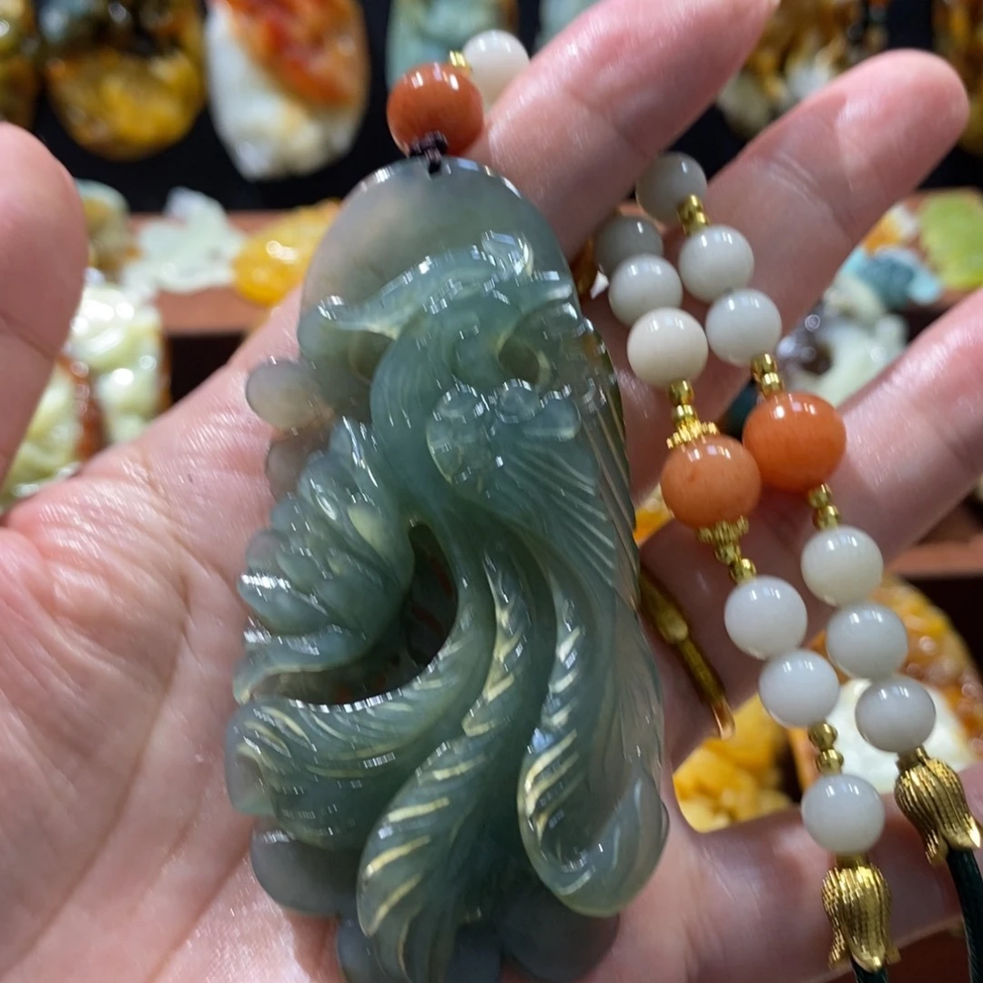 蛇纹石玉未镶嵌颈饰