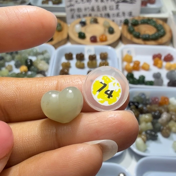 和田玉未镶嵌珠宝奇石