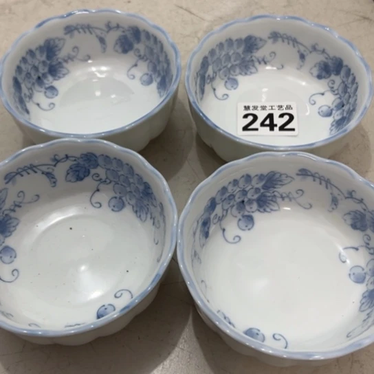 *****四个青花内绘葡萄的饭碗242