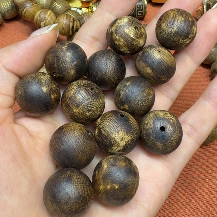 大叶紫檀（黑酸枝木类）