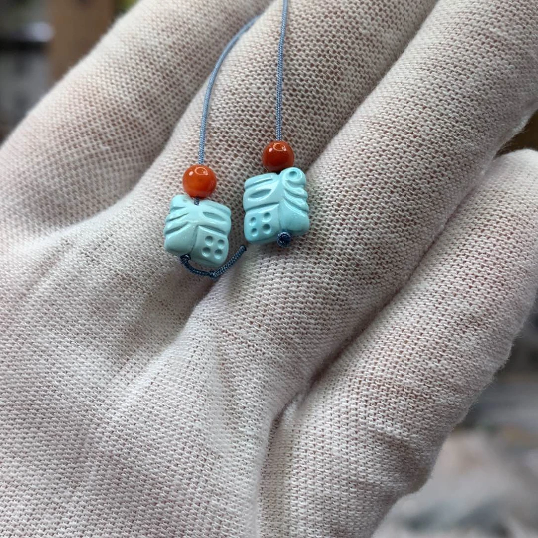 绿松石未镶嵌挂件