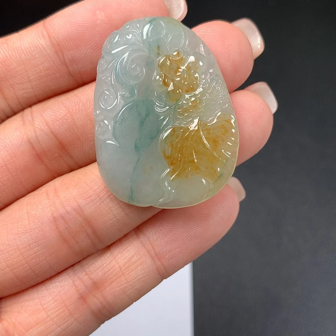 翡翠未镶嵌颈饰金玉满堂