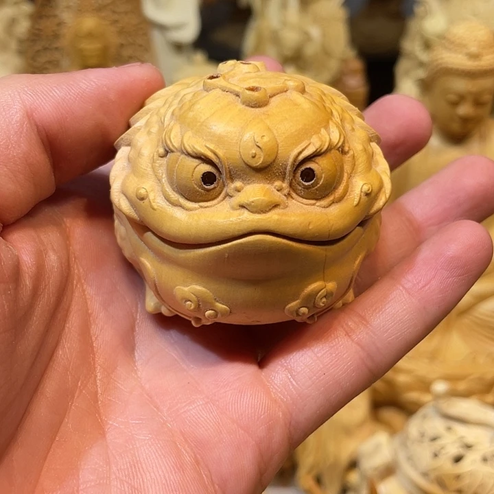 黄杨木小瑕疵三足金蟾