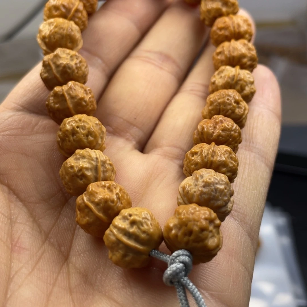 猴头核桃吊坠嗯、没事