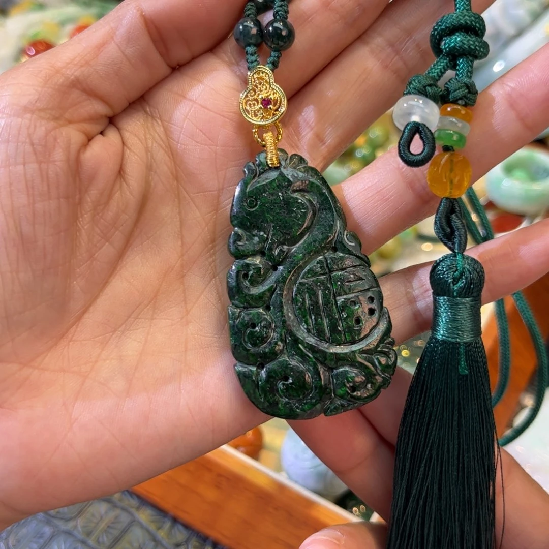 翡翠颈饰未镶嵌待编款