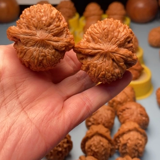 吊坠文玩核桃和尚头 精对 40 40