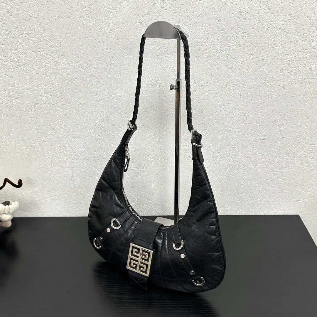 95新 Givenchy/纪梵希 黑银牛角hobo单肩包 底长30 124263