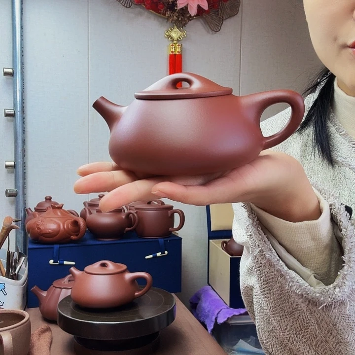 临***司紫砂茶壶景舟石瓢半手300毫升，微瑕底槽清