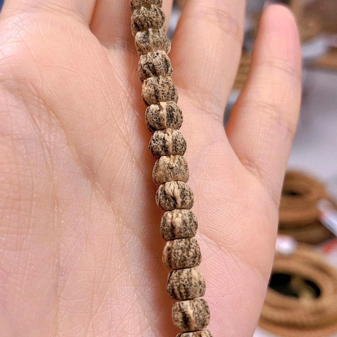 柏香籽/百香籽吊坠璟*。