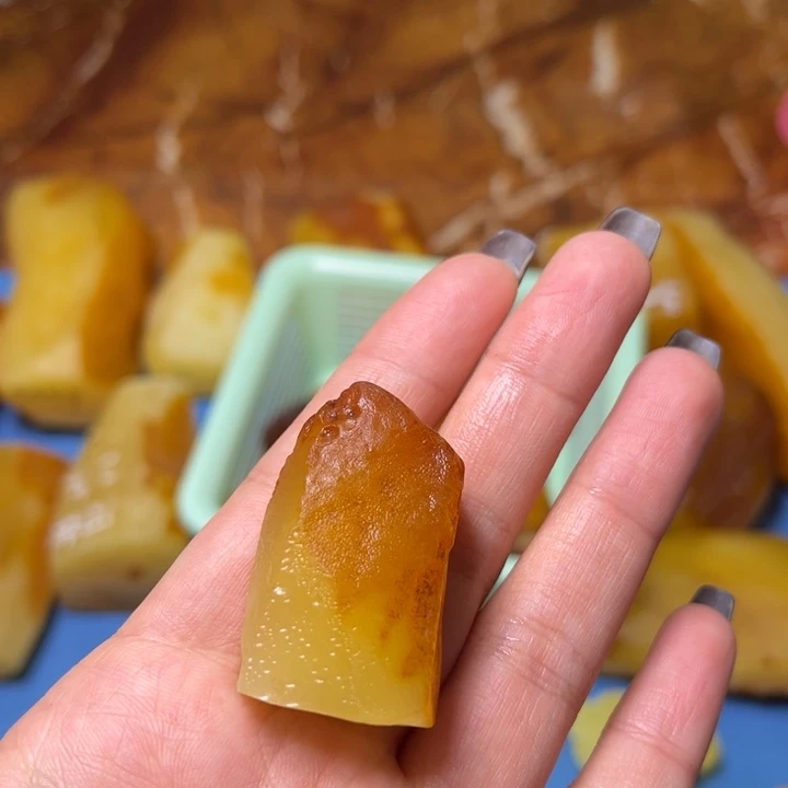 定制蜜蜡未镶嵌勋*?