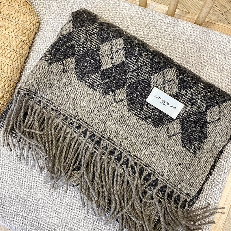 菱形格纹披肩围巾双面加厚复古百搭保暖围脖女M4130