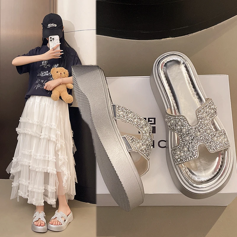 绝美水钻厚底凉拖鞋女夏季外穿2025新款配裙子一字拖凉鞋鞋子珍珠